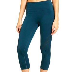 Athleta Mesh Around Seamless Capri *NWT*